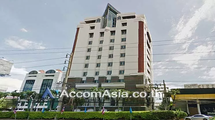  2  Office Space For Rent in Phaholyothin ,Bangkok BTS Saphan-Kwai at Worasin Building AA14297